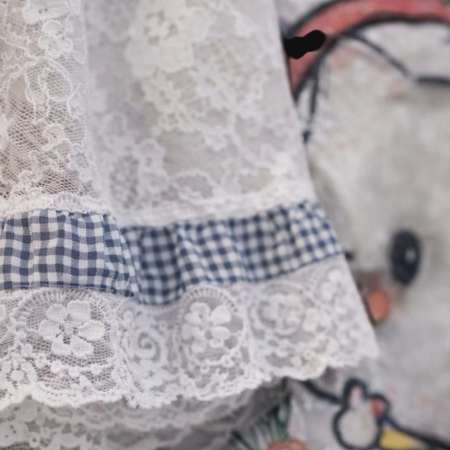 Bluza din dantela si bumbac cu imprimeu artistic si paiete [1]