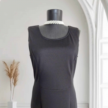 rochie-neagra-fara-maneci-cu-dantela-la-poale [1]