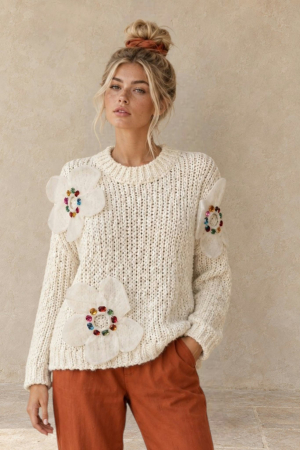 Bluze sezon rece & pulovere - Pulover crem  gros cu aplicatii cu pietre colorate