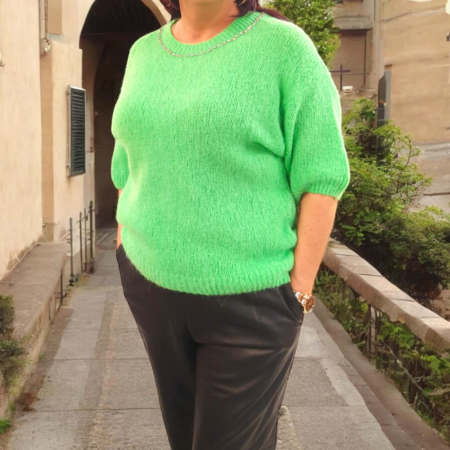 Imbracaminte - pulover-verde-praz-cu-strasur-argintii-la-decolteu-si-maneca-scurta