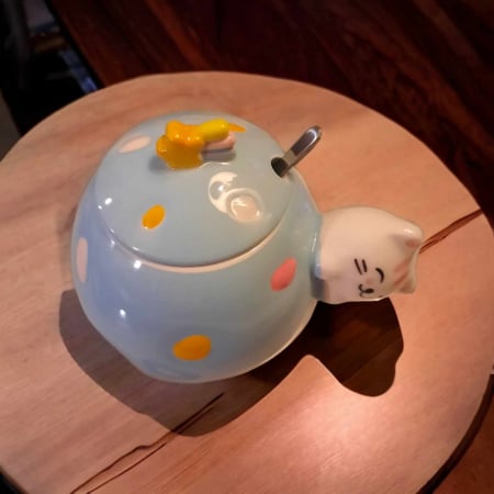 Cani /Cescute pisica/ Seturi - set pisica din ceramica cu lingurita si capac