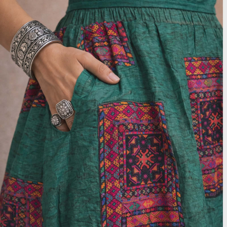 Fusta din bumbac  pe fond verde in stil boho cu buzunare si elastic in talie [2]