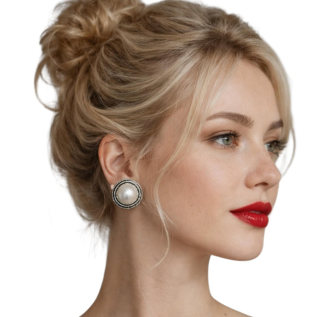 Cercei clips - Cercei clipsuri eleganti  cu perla alba si rama argintie tip stud