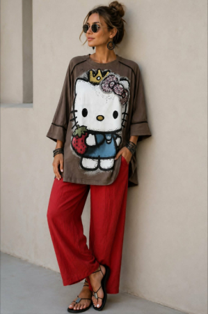 Bluza bumbac - Bluza din bumbac pe fond maro cu paiete negre cu desen Hello Kitty