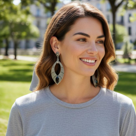 Cercei clips - Cercei clips lungi argintii  cu piatra neagra in forma ovala alungita