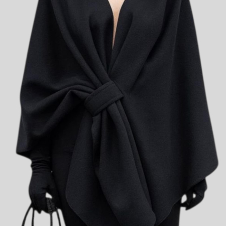 Pelerina Neagra Tip Poncho Stil Versatil si Modern din Material Moale si Placut [1]