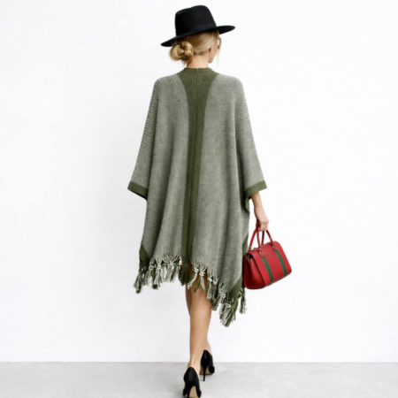 Poncho tricotat verde kaki si crem cu ciucuri la poale [1]