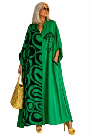 Rochii tip poncho/ kaftan - Kaftan verde din vascoza cu buzunare si aplicatie brodata