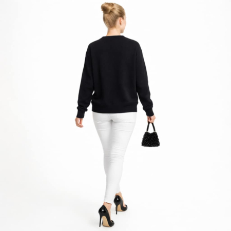 Pulover negru tricotat cu fundite pe partea din fata si decolteu rotund [2]