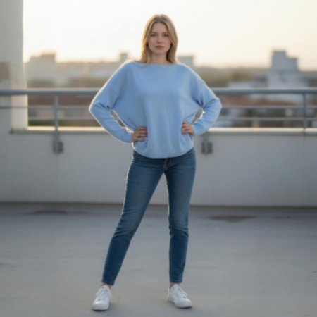 Pulover bleumarin din tricot moale cu decolteu barcuta [1]