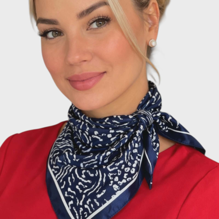 Esarfe/Saluri - Esarfa in forma patrata din satin pe fond albastru cu model alb