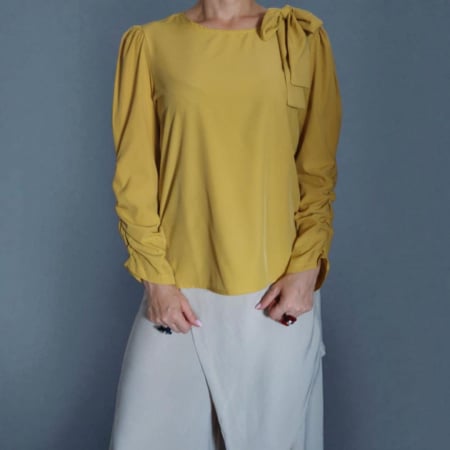 Bluza Galben Mustarcu Funda pe Umar si Maneci Stranse