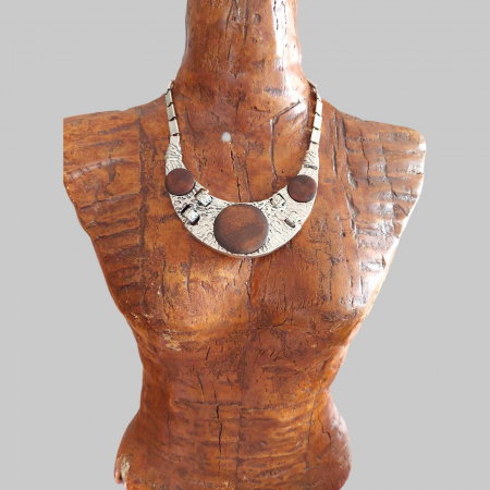 colier-la-baza-gatului-din-metal-gablont-si-lemn-maro [1]