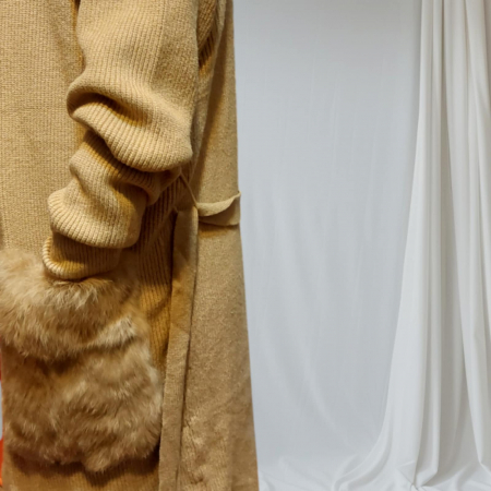 cardigan-tricotat-maro-cu-buzunare-din-blana-ecologica [1]