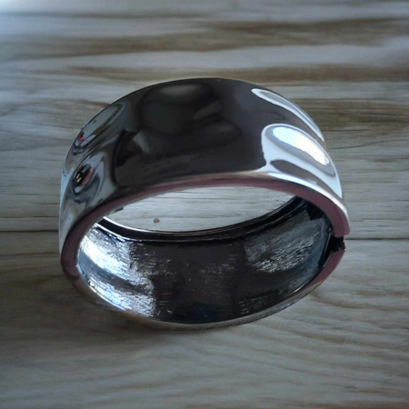 Bratara tip catusa neagra  masiva din metal gablont cu model ondulat [1]