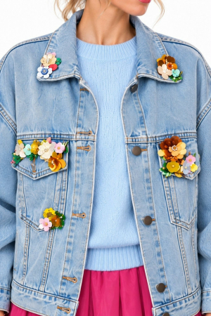 Geaca de blugi cu accesorii in forma de flori colorate [3]