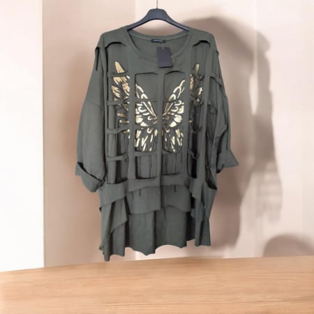 bluza-crem-din-bumbac-cu-desen-fluturi-aurii-pentru-marime-mare [1]