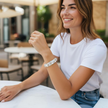 Bratari - Bratara plastic cu pietre argintii