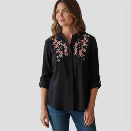 Camasa  pe fond negru cu broderie din floricele roz pietricele cusute [1]