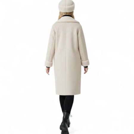 Cojoc crem pufos  din blana ecologica  cu buzunare laterale pentru iarna [1]