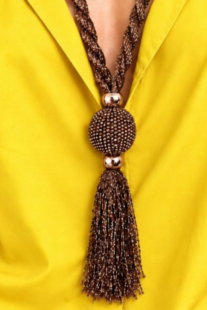 Coluier lung maro  cu sclipici cu pandantiv rotund si ciucure [1]