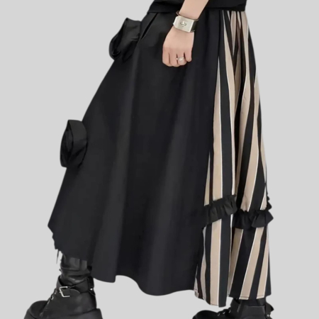 Fusta Lunga din Satin cu Dungi Negri pe Fond Alb si Trandafiri Negru Cusuti [4]