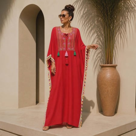 Imbracaminte - Kaftan rosu din vascoza cu ciucuri multicolore pe margini