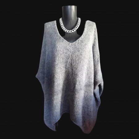 pulover-pufos-asimetric-pentru-marime-mare-cu-maneca-cazuta [1]