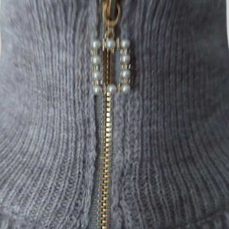 pulover-tricotat-cu-fermoar-la-inchidere-cu-perle [4]