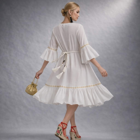 Rochie alba cu insertii de macrame la bust si broderie aurie [2]