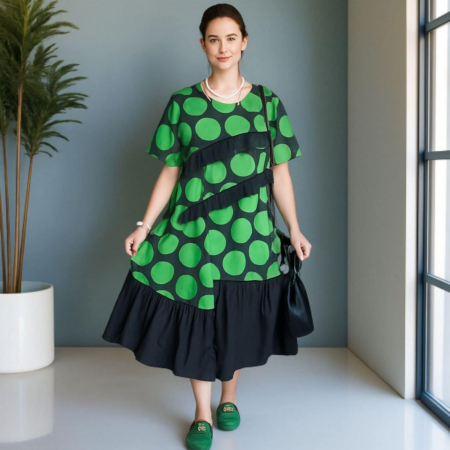 Rochii bumbac - Rochie din Bumbac pe Fond Negru cu Cercuri Verde Aprins