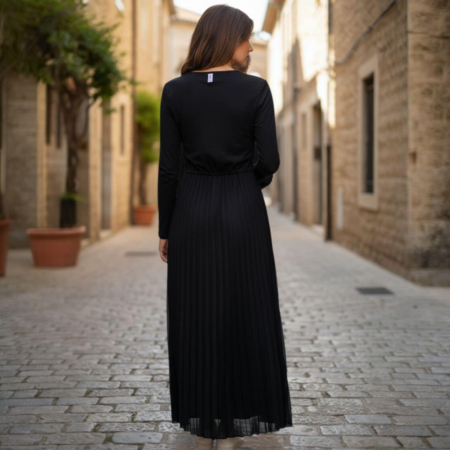 rochie-lunga-asimetrica-plisata-cu-modele-colorate-pe-partea-din-fata [2]