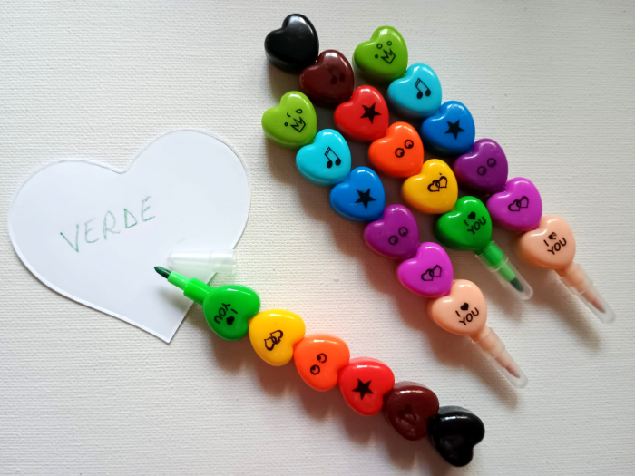 Set 4 creioane colorate secvențiale 6 culori, formă INIMĂ [1]