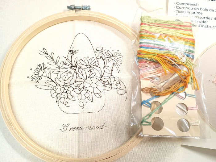 Kit pentru broderie 20 cm - vas cu flori [1]