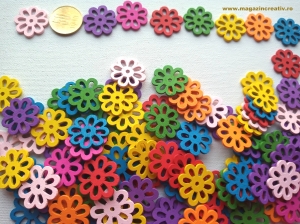 ACCESORII DIN LEMN - Figurine lemn - medalion flori multicolore