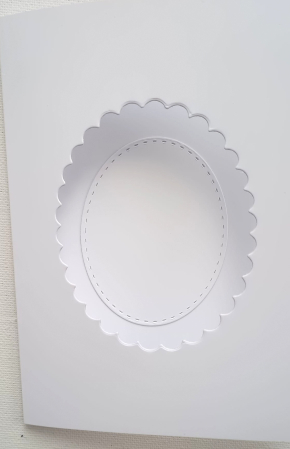 FELICITARI 8 MARTIE - Felicitare deschisa cu oval dantelat 240 gr.