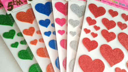 INSECTE - Figurine buretate autoadezive 7-8 gr mix inimi