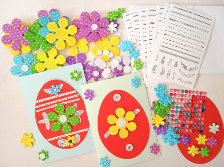 PASTI - Set complet pentru confectionarea a 20 felicitari cu accesorii autoadezive - Ou roșu cu flori. 