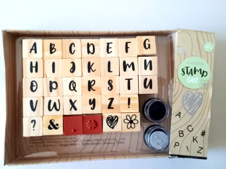 CIFRE. LITERE. FIGURI GEOMETRICE - Stampile netusate - litere