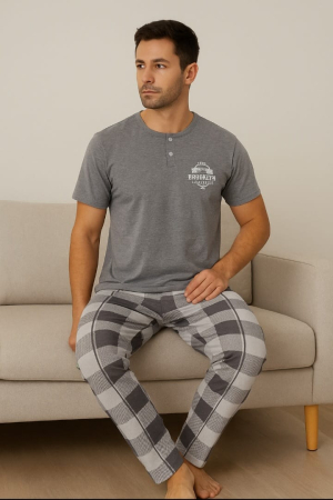 Pijama bărbătească din bumbac cu tricou cu mânecă scurtă și pantaloni lungi – model comfort premium Barbati - Pijama bărbătească din bumbac cu tricou cu mânecă scurtă și pantaloni lungi – model comfort premium