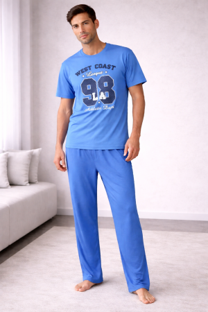 Pijama cu Tricou si Pantaloni lungi - Pijama bărbați din bumbac, set albastru cu tricou imprimat și pantaloni lungi, confort ridicat pentru somn și relaxare.