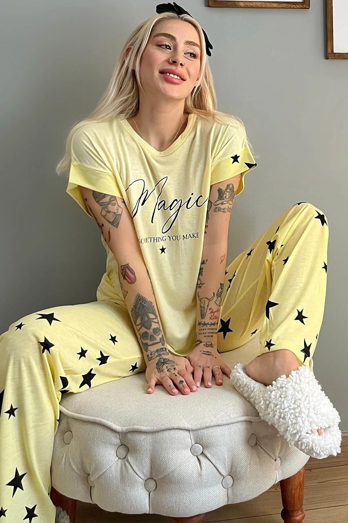Femei - Pijama dama tricou și pantalon lung din bumbac, galben cu steluțe