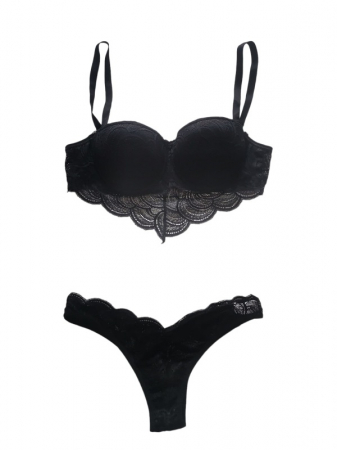 Lenjerie intima - Set sutien si chilot , negru din dantela, sutien balconet cu dublu push-up, chilot brazilian