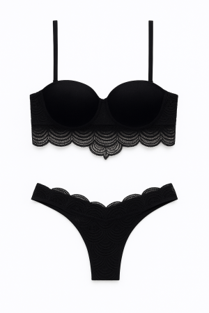 Lenjerie intima - Set sutien si chilot , negru din dantela, sutien balconet cu dublu push-up, chilot brazilian