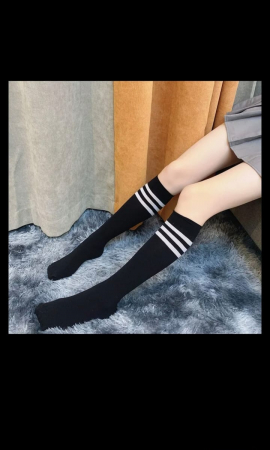 Sosete fete lungi negre cu dungi albe [1]