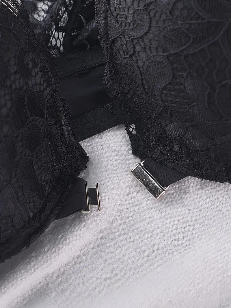 Sutien Sexy cu Dantela Neagra - Inchidere in Fata si Burete Subtire [1]