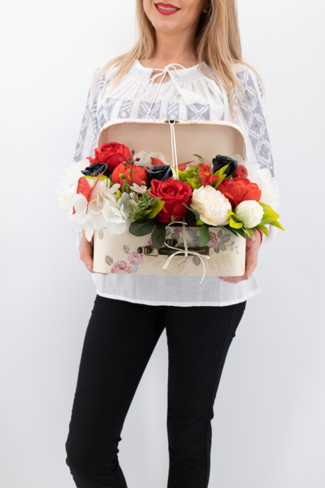 Aranjament floral - Valiza cu Flori - Mare [2]