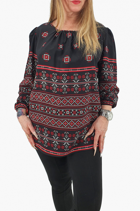 Bluza stilizata cu motive traditionale 4