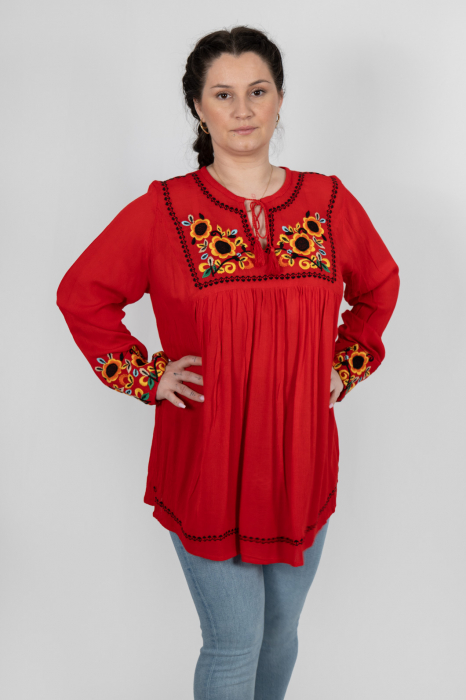 Bluza tip ie neagra cu broderie florala - Lavinia 5 [2]