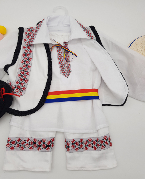 Compleu traditional baietel Adan [2]